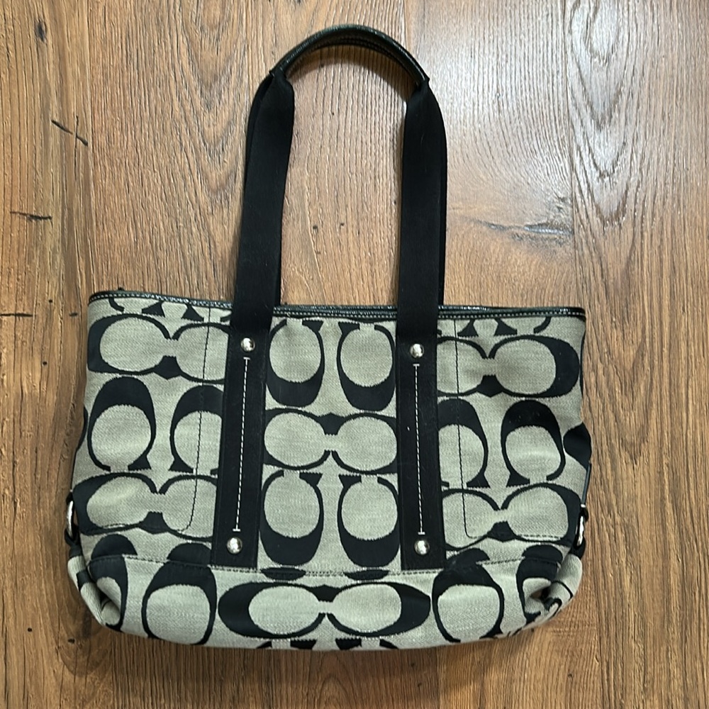 Coach purse - Picture 2 of 4